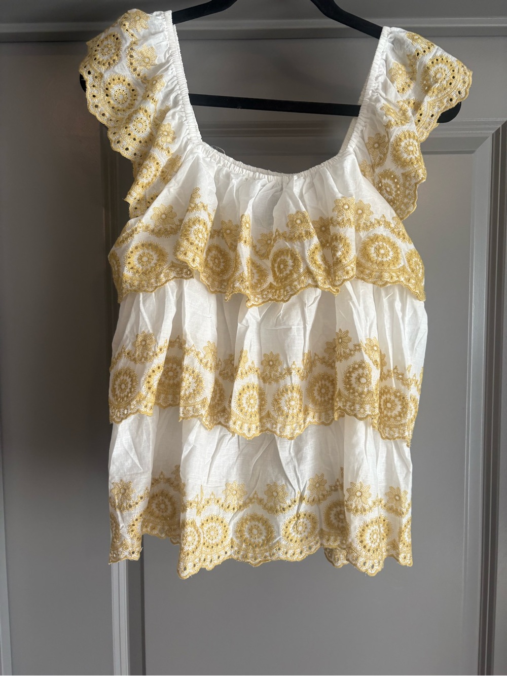 White & Gold Embroidered Ruffle Sleeveless Blouse NWT